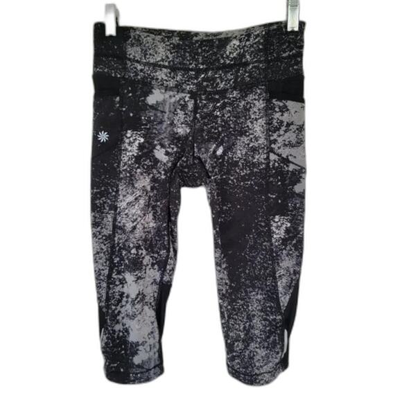 Athleta Splatter Be Free Knicker Cropped Leggings Black White Women Size XSP - Picture 1 of 10